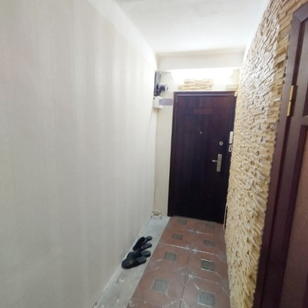 Продам 2-х комнатную квартиру на кв. Комарова