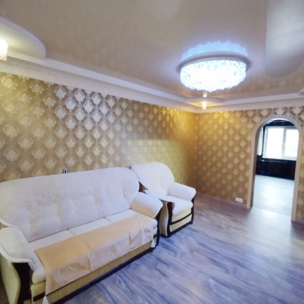 Фото Продам 2-х комнатную квартиру на кв. Комарова