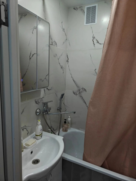 Фото Продаётся 3-комнатная квартира в городе Стаханов, ул. Войкова, д. 4. (центр города)