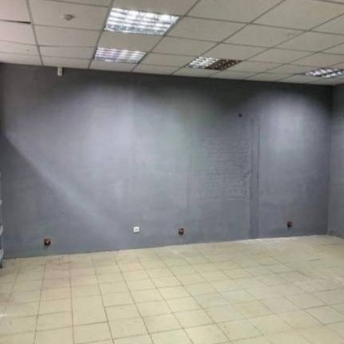Внимание! С 1. 10 сдаётся цокольный этаж на центральном рынке