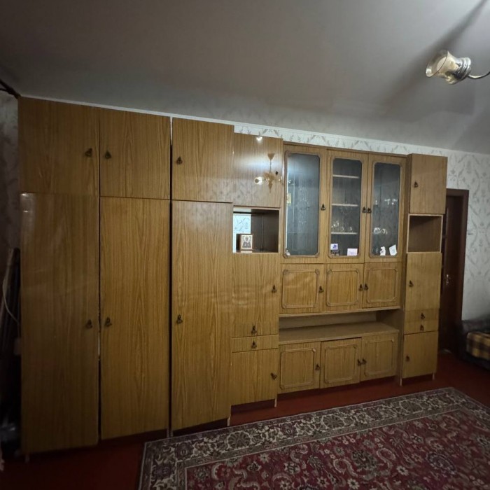 Фото Продам 2 х комнатную квартиру (Мед. городок)квартал 50 лет обороны Луганска 6/9 этаж напротив мед. универа
