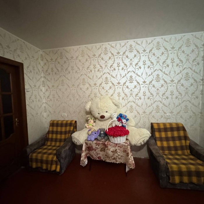 Фото Продам 2 х комнатную квартиру (Мед. городок)квартал 50 лет обороны Луганска 6/9 этаж напротив мед. универа