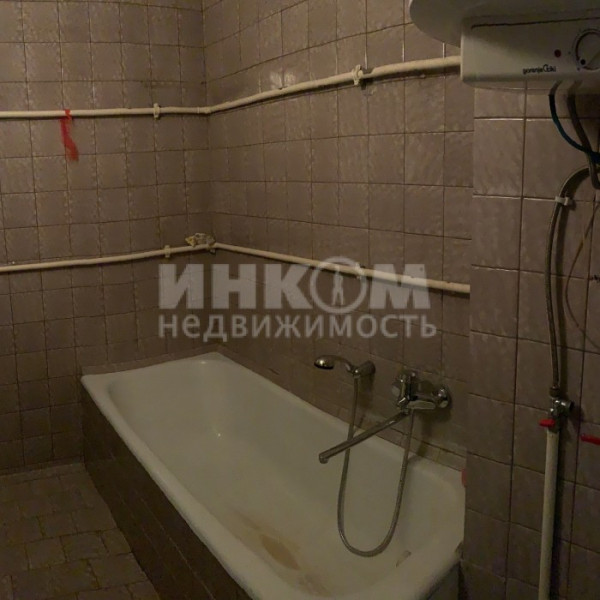 Фото Продам 6-ти комн. 121. 30м2 1-й Микрорайон Центр Города