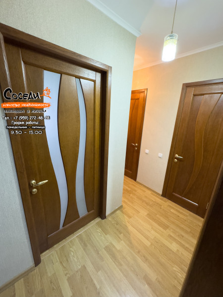 Краснодон, 4х-комнатная квартира, Красных Шахтёров, д. 8 (над Стоматологической Поликлиникой)