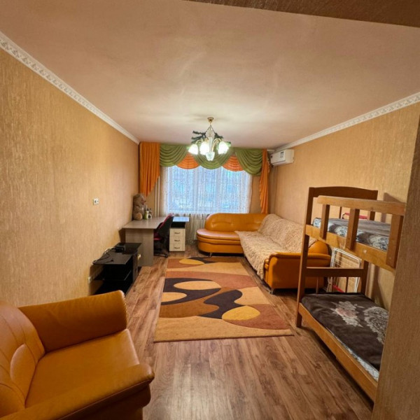 Фото Продам 2-х комнатную квартиру в пгт. Станица Луганская, ул. Пионерская