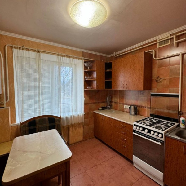 Фото Продам 2-х комнатную квартиру в пгт. Станица Луганская, ул. Пионерская