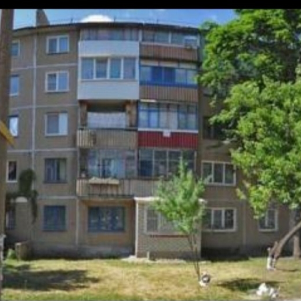 Продам 4к квартиру на кв. Солнечный