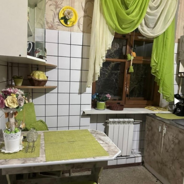 Продам 2-х комн квартиру в городе Луганск улица Либкнехта