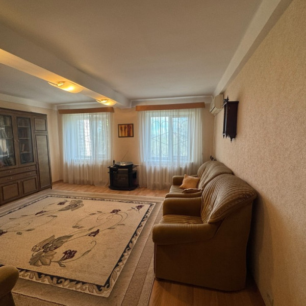 Продам 3-х комн квартиру в городе Луганск квартал Ватутина