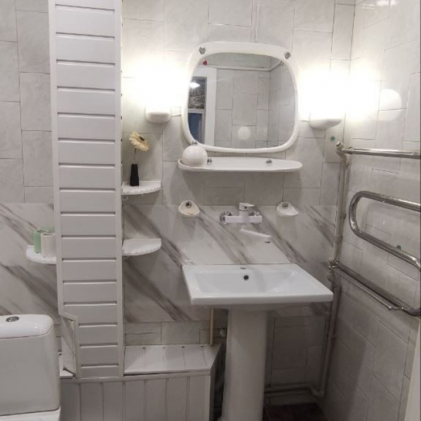 Фото Продам 4к на 50 лет октября