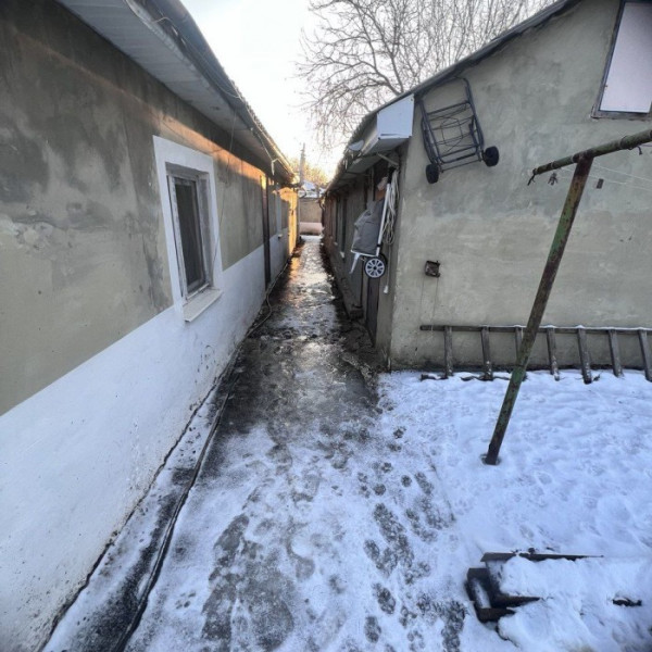 Фото Продам дом и два флигеля , ул. Советских Космонавтов