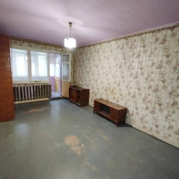 Продам 1- ю квартиру на кв. Солнечном