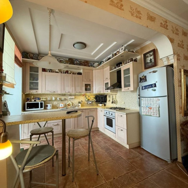 Фото Продам 3к- 200м2 ул. Советская с А.О.