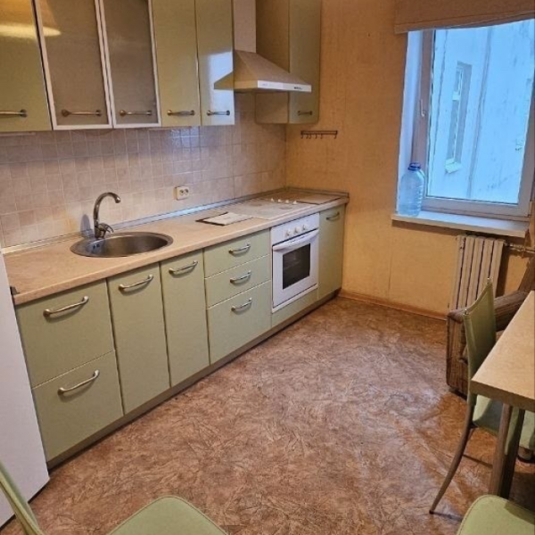 Продам 2к квартиру на кв. Южный,56м2