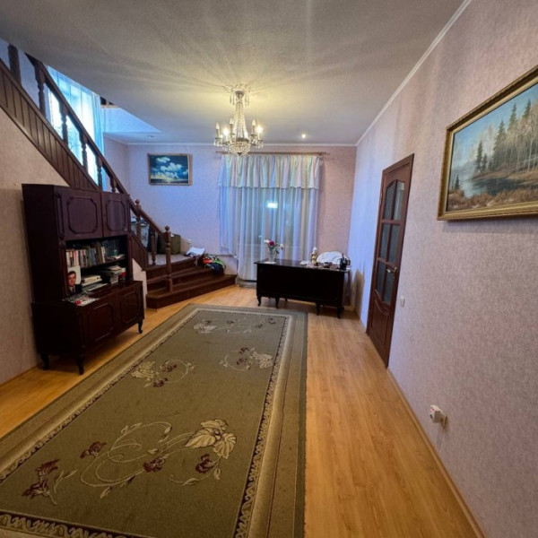 Фото Продам большой уютный 2-х эт. дом в живописном месте п. Хрящеватом по ул. Лесная