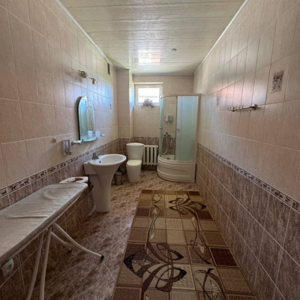 Фото Продам большой уютный 2-х эт. дом в живописном месте п. Хрящеватом по ул. Лесная