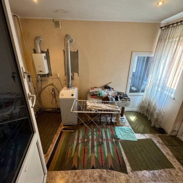 Фото Продам большой уютный 2-х эт. дом в живописном месте п. Хрящеватом по ул. Лесная