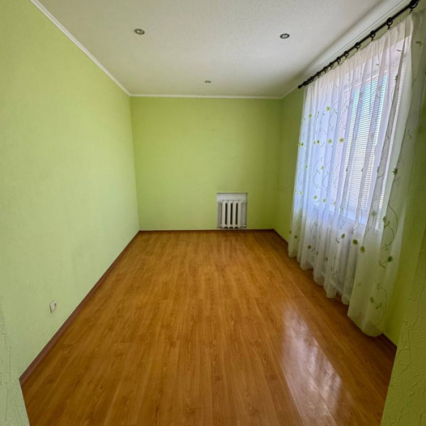 Фото Продам большой уютный 2-х эт. дом в живописном месте п. Хрящеватом по ул. Лесная