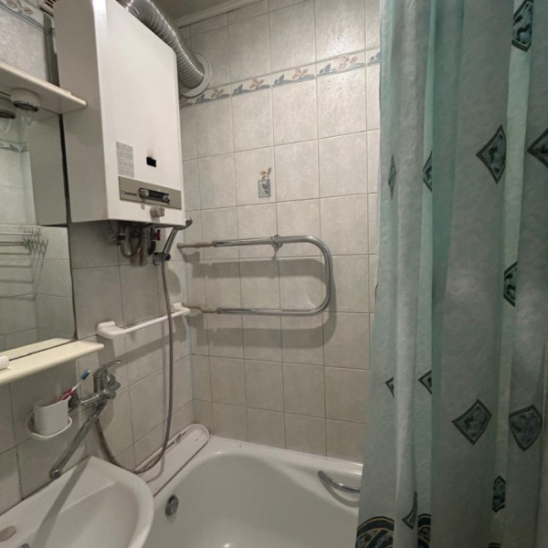 Фото Продам 2-х комнатную квартиру с автономным отоплением г. Луганск, 10й квартал (рн завод ОР)