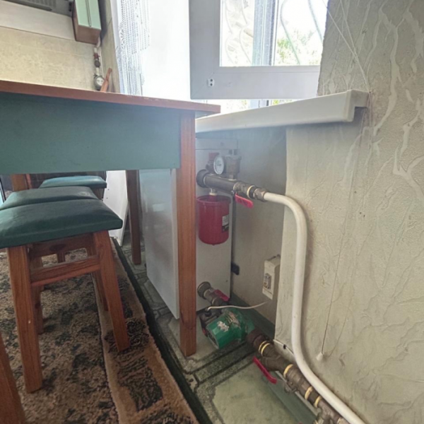 Фото Продам 2-х комнатную квартиру с автономным отоплением г. Луганск, 10й квартал (рн завод ОР)