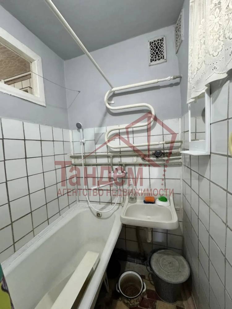 Фото 3 комнатная 51м2 4/5эт кв. 50 лет Октября г. Луганск - Объект №347