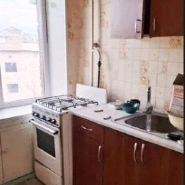 7427 Продам 1 комн. квартиру в р-не маг. "Светлица"