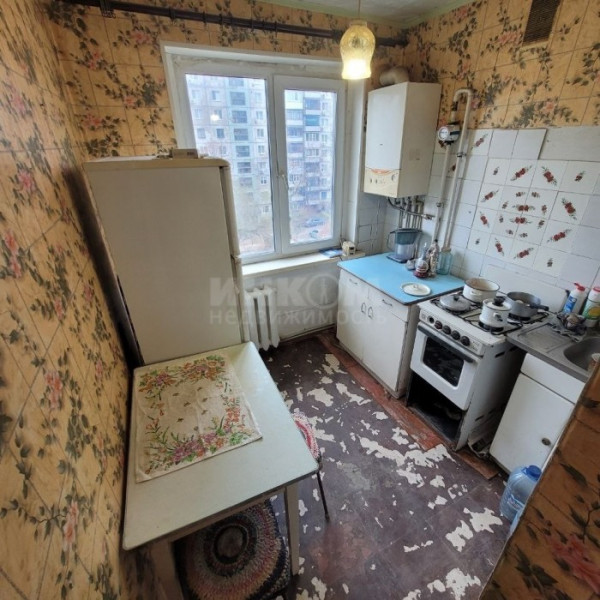 Фото продам 2к кв. Ватутина с А.О.