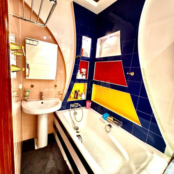 Фото Продам 2к квартиру в центре, с евроремонтом