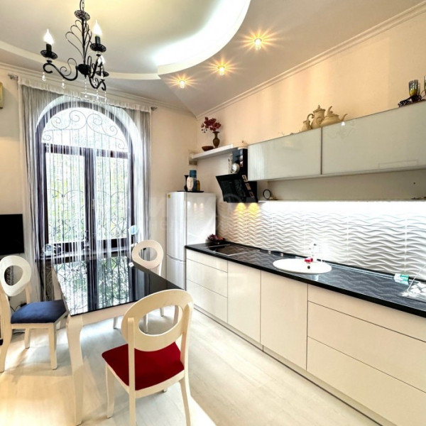 Фото Продам 2к квартиру в центре, с евроремонтом