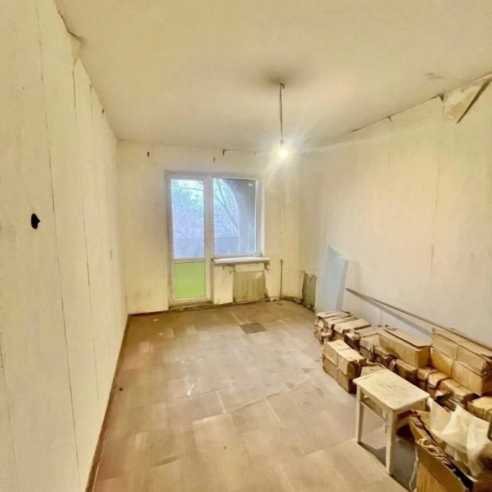 Продам 3-комн. Квартиру на кв. Героев Сталинграда