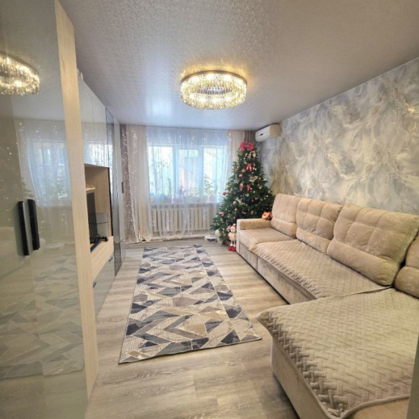 Продам 3-к квартиру на кв. Пролетариата Донбасса, г. Луганск.