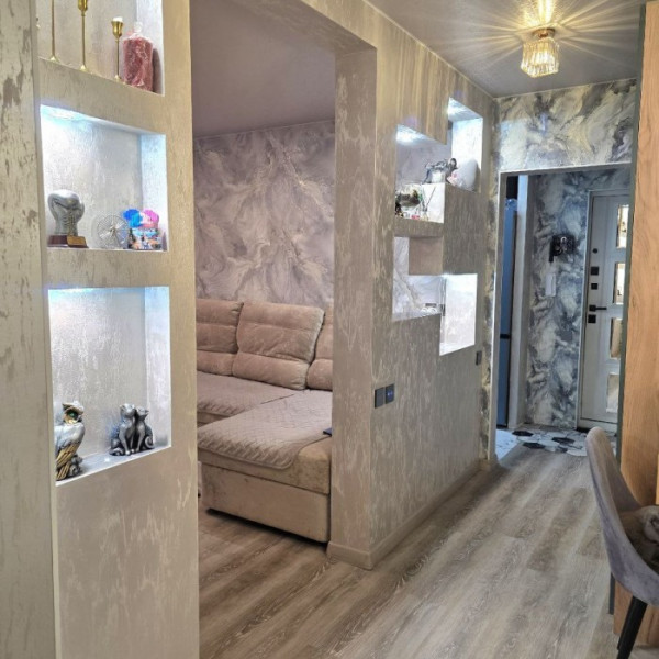 Фото Продам 3-к квартиру на кв. Пролетариата Донбасса, г. Луганск.