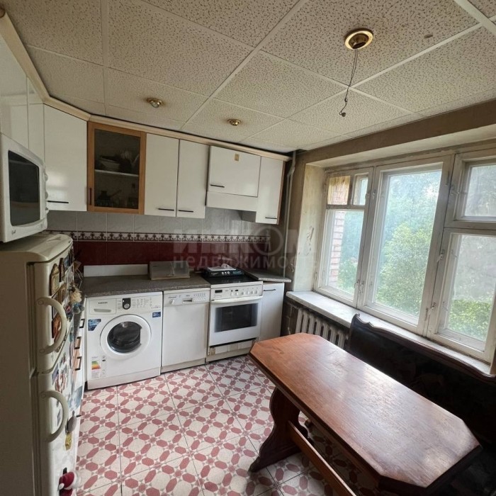 Продам 3-х комн квартиру в г Луганск ул Градусова