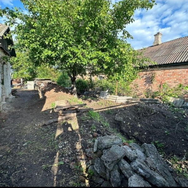 Фото Продам участок с домостроением в городе Луганск улица Лебедева-Кумача