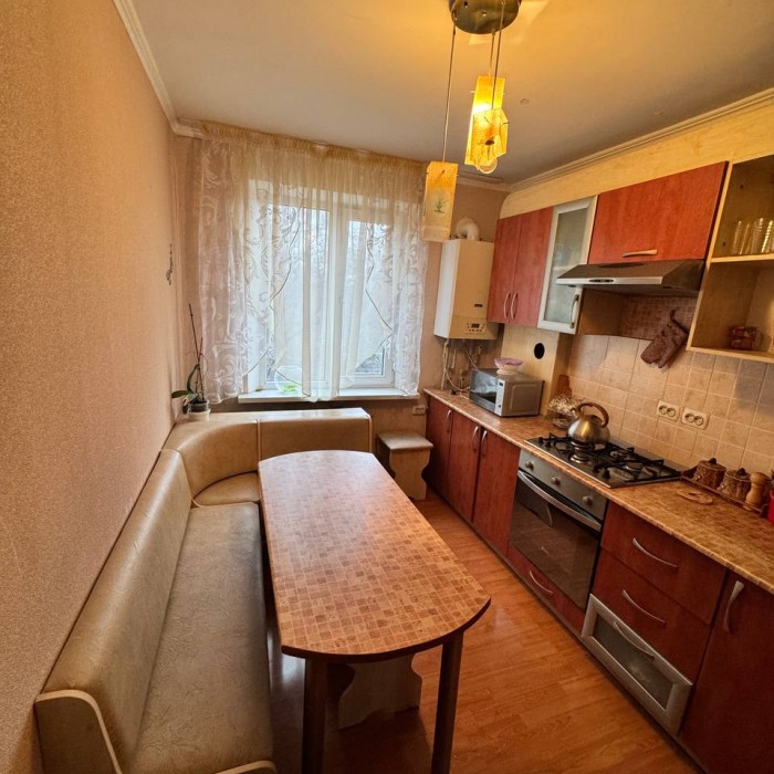 Фото Продам 4 комнатную квартиру в Станице Луганской (5-я Линия)