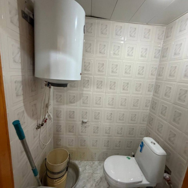 Фото Продам в ЦЕНТРЕ 3-х комнатную квартиру ул. Матросова район пед. института.