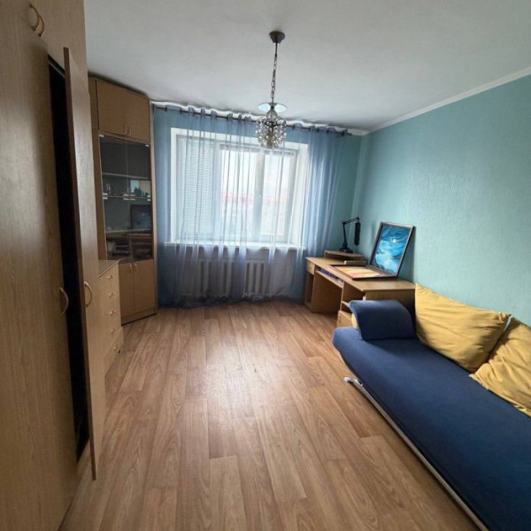 Фото Продам в ЦЕНТРЕ 3-х комнатную квартиру ул. Матросова район пед. института.