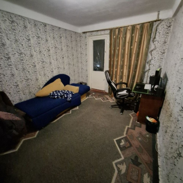 Фото Продам 2-х ком квартиру на кв. Солнечный