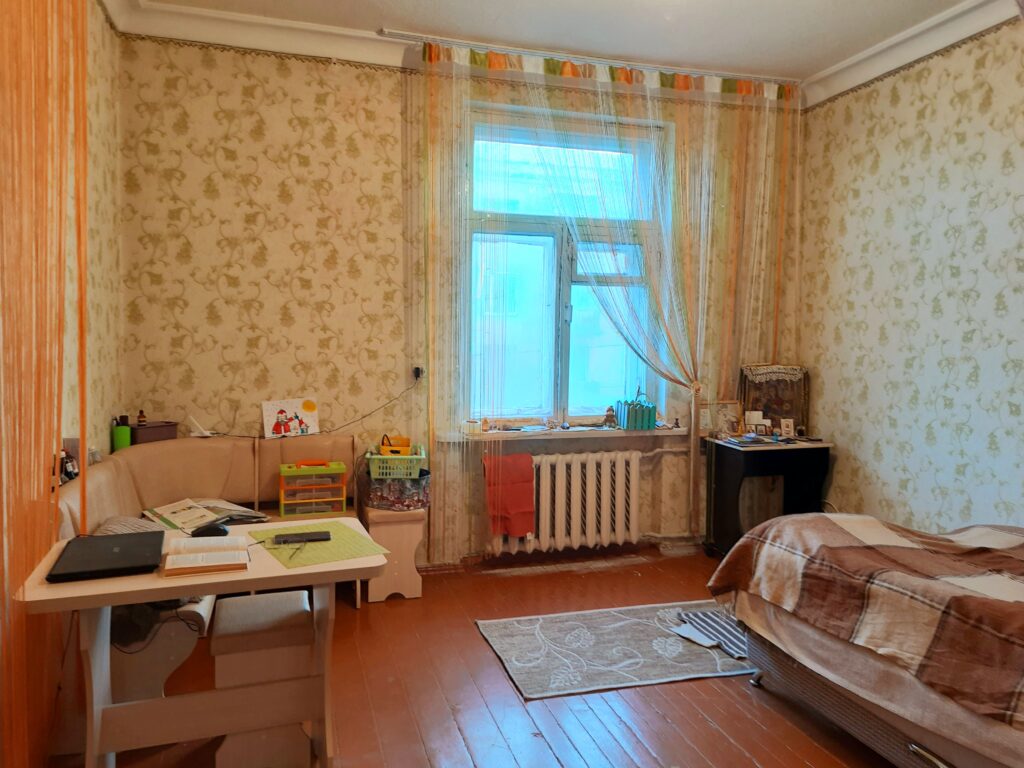№6 Продаётся 3 комн. кв-ра “Сталинка”, ул. Московская, р-н маг. “Альтаир”