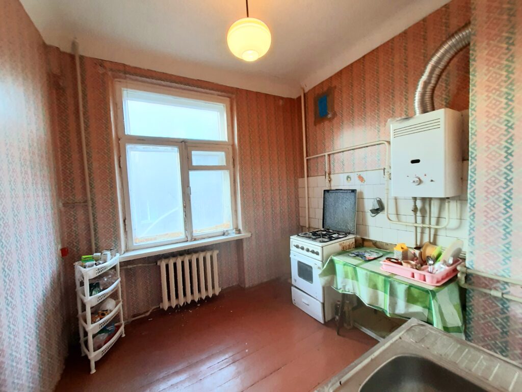 Фото №6 Продаётся 3 комн. кв-ра “Сталинка”, ул. Московская, р-н маг. “Альтаир”