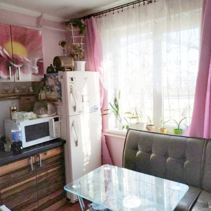 Фото Продам 2-х комнатную квартиру на кв. Сазонова.