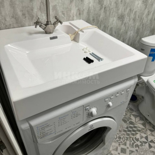 Фото Продам дом и участок 7 соток в центре города Луганск