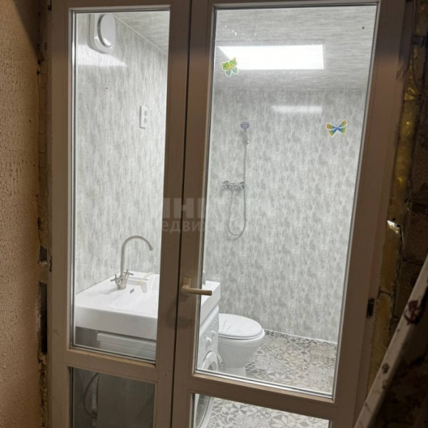 Фото Продам дом и участок 7 соток в центре города Луганск