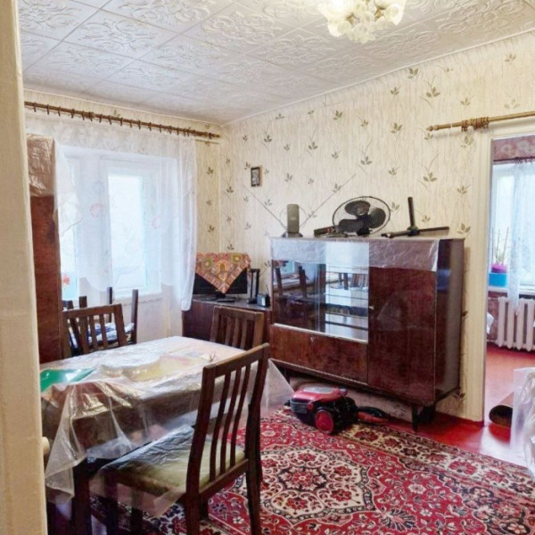 Фото Продам 2-х комнатную квартиру на кв. ГБК ( район 1 школа, СтройЛенд, Корона)