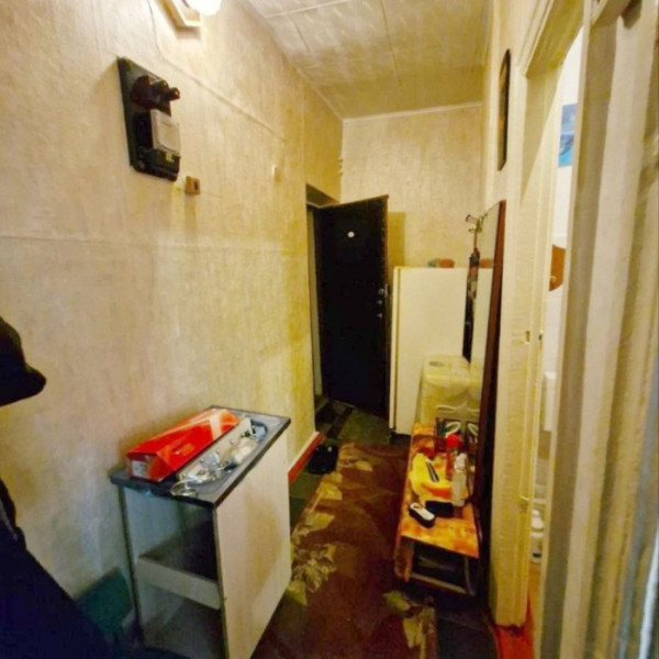 Продам 2-х комнатную квартиру на кв. ГБК ( район 1 школа, СтройЛенд, Корона)