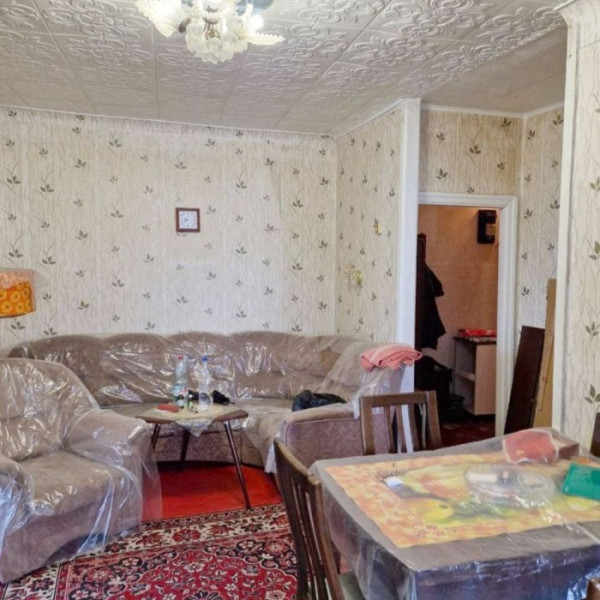 Фото Продам 2-х комнатную квартиру на кв. ГБК ( район 1 школа, СтройЛенд, Корона)