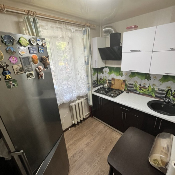 Фото Продам 3- к. квартиру, г. Луганск, кв. Шевченко (р- н 38 школы)