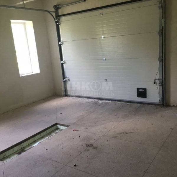 Фото Продам Помещение- 638м2, СТО-124м2, Офис 66м2