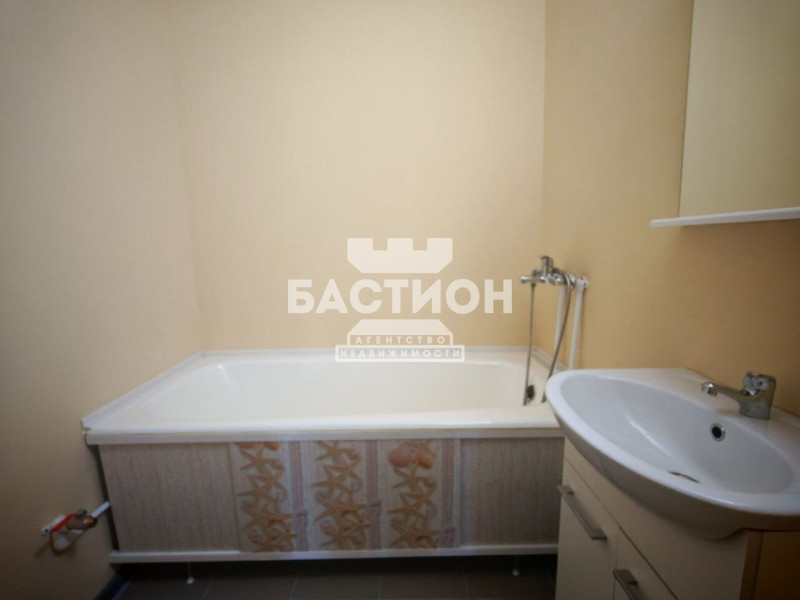 Фото 2-комнатная квартира, квартал Комарова, 27, ID: 2113787