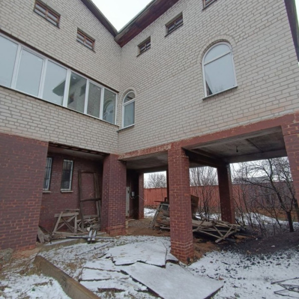 Фото Продаётся большой двухэтажный дом г.Луганск, ул.Лозовая